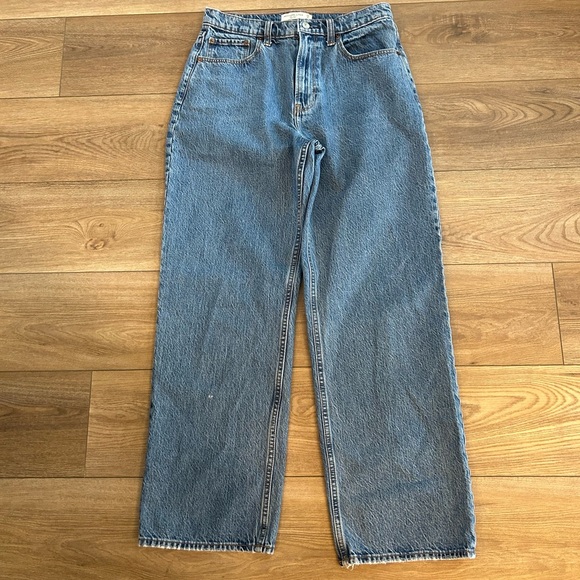 Abercrombie & Fitch Denim - Abercrombie & Fitch High-Rise Straight Leg Jeans - Light Blue